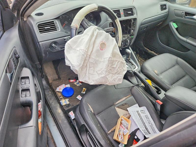 2011 Volkswagen Jetta მანქანა იყიდება აუქციონზე, vin: 3VWDX7AJ5BM323695, აუქციონის ნომერი: 49755196