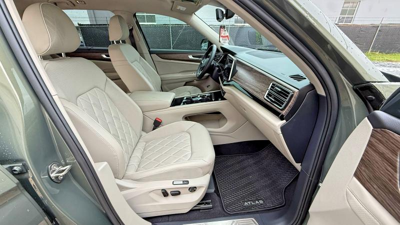 2025 Volkswagen Atlas მანქანა იყიდება აუქციონზე, vin: 1V2FR2CA3SC556366, აუქციონის ნომერი: 52222986