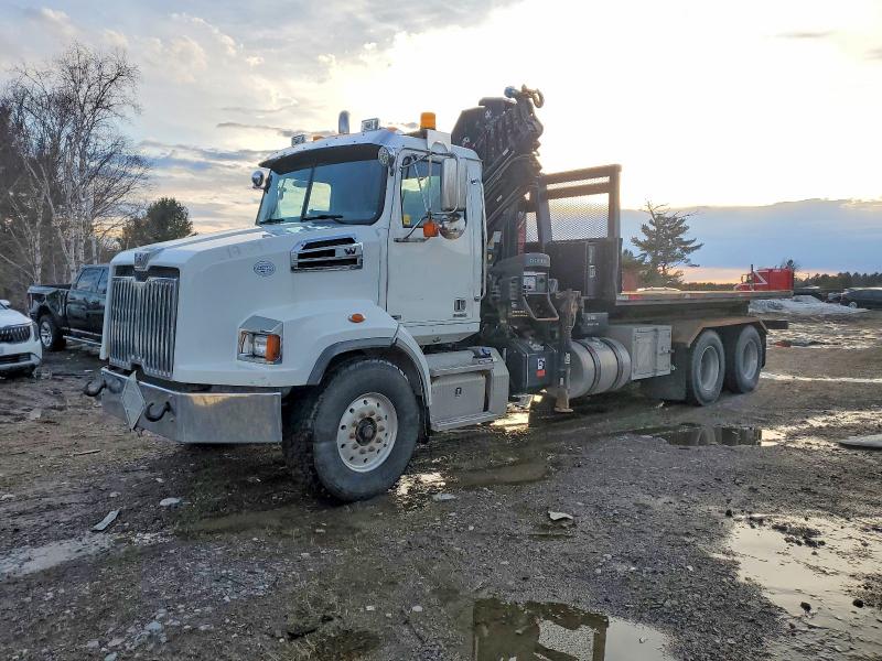 79354095 :رقم المزاد ، 5KKHAXDV0FPFS6855 vin ، 2015 Western Star/auto Car Conventional مزاد بيع