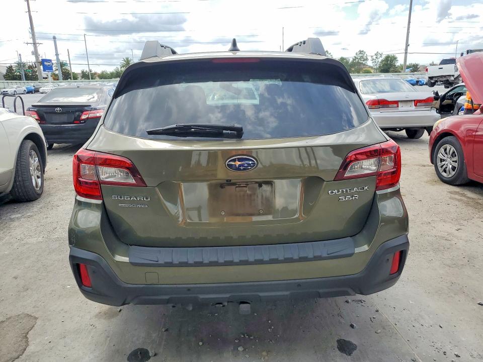 50717666 :رقم المزاد ، 4S4BSENC0J3303021 vin ، 2018 Subaru Outback مزاد بيع