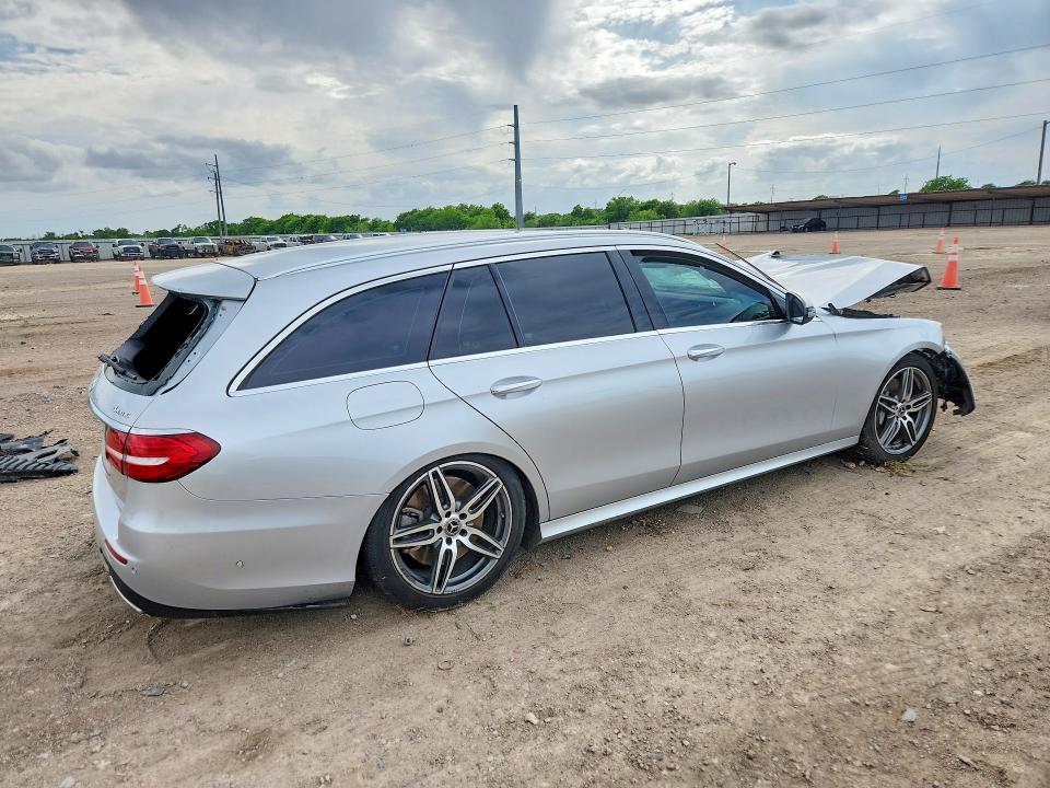 54493446 :رقم المزاد ، WDDZH6GB5JA375491 vin ، 2018 Mercedes-benz E مزاد بيع