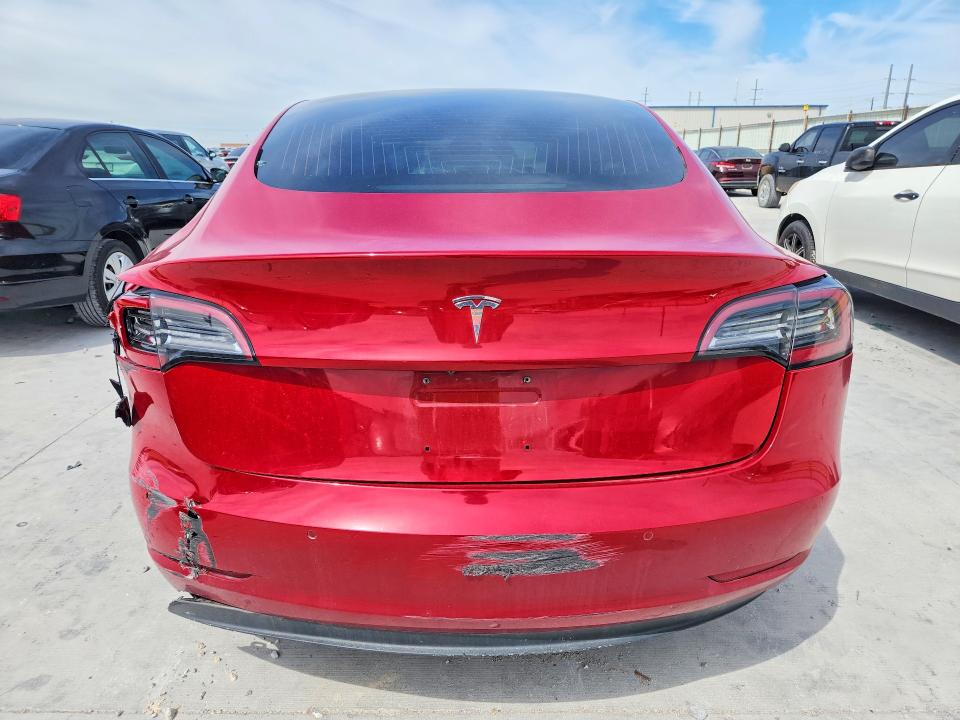 49045886 :رقم المزاد ، 5YJ3E1EA4JF048058 vin ، 2018 Tesla Model 3 مزاد بيع