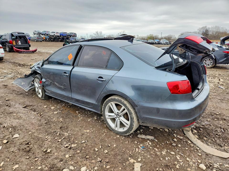 2011 Volkswagen Jetta მანქანა იყიდება აუქციონზე, vin: 3VWDX7AJ5BM323695, აუქციონის ნომერი: 49755196