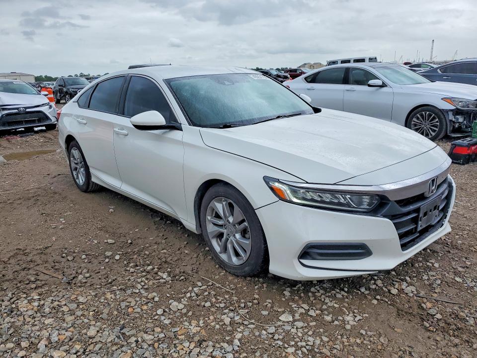 49251736 :رقم المزاد ، 1HGCV1F17KA095305 vin ، 2019 Honda Accord مزاد بيع