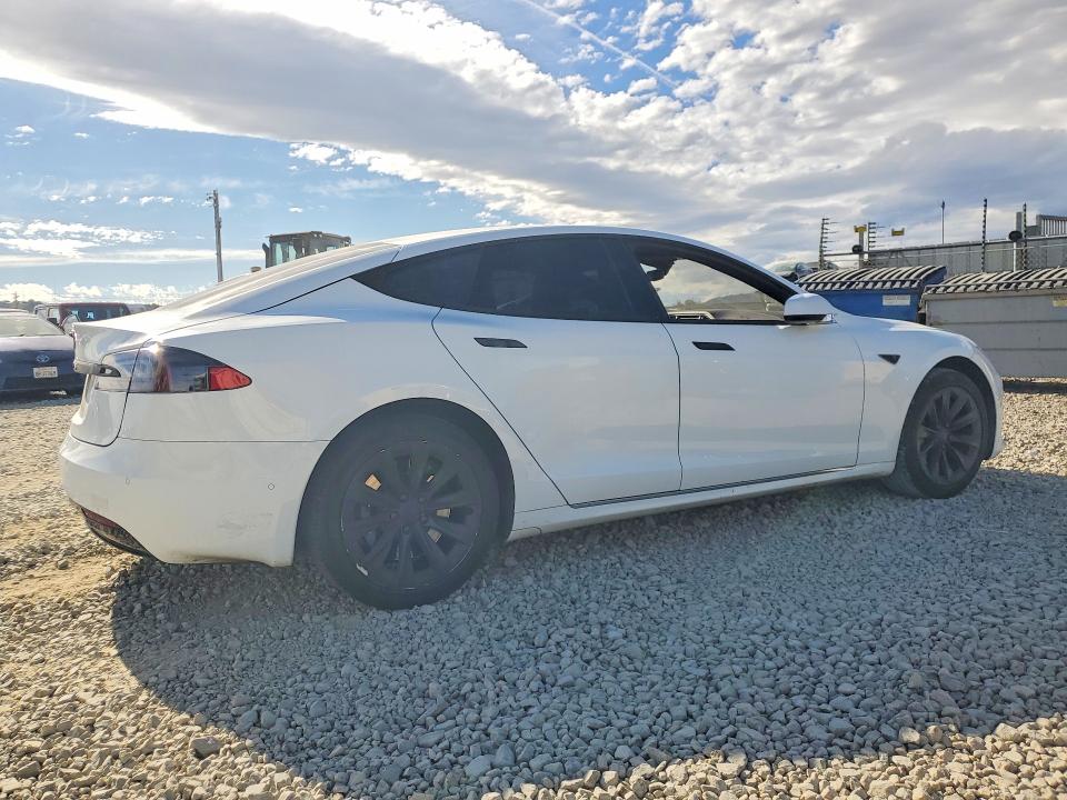 49343306 :رقم المزاد ، 5YJSA1E19GF157972 vin ، 2016 Tesla Model S مزاد بيع