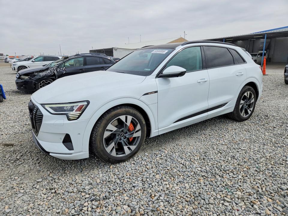 Продаж на аукціоні авто 2021 Audi E-tron, vin: WA1AAAGE8MB038556, номер лоту: 50699956