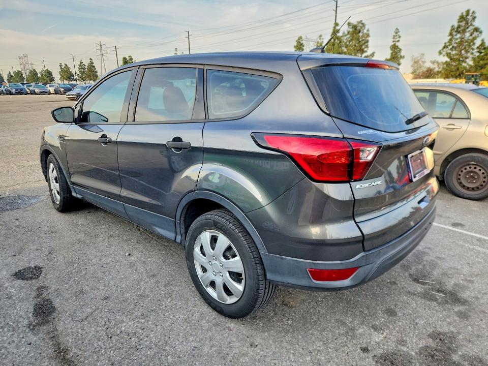 Продаж на аукціоні авто 2019 Ford Escape, vin: 1FMCU0F76KUB62504, номер лоту: 48528156