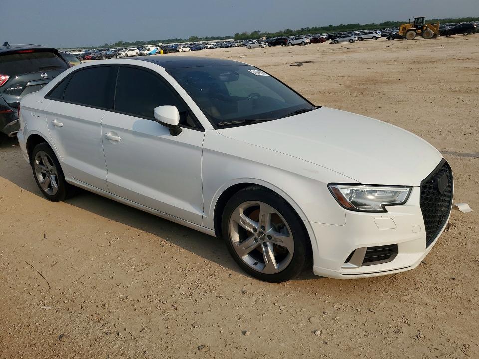 Продаж на аукціоні авто 2018 Audi A3, vin: WAUAUGFF1J1062531, номер лоту: 51499516