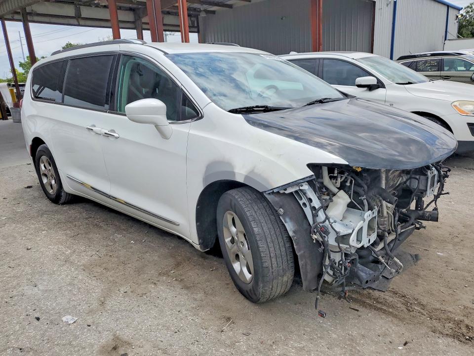 Продаж на аукціоні авто 2017 Chrysler Pacifica, vin: 2C4RC1EG3HR684196, номер лоту: 49960706