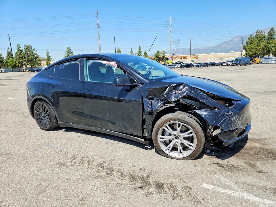 2024 Tesla Model Y მანქანა იყიდება აუქციონზე, vin: 7SAYGDEEXRF060671, აუქციონის ნომერი: 51748926