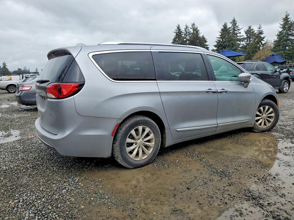 50402366 :رقم المزاد ، 2C4RC1BG5LR176745 vin ، 2020 Chrysler Pacifica مزاد بيع