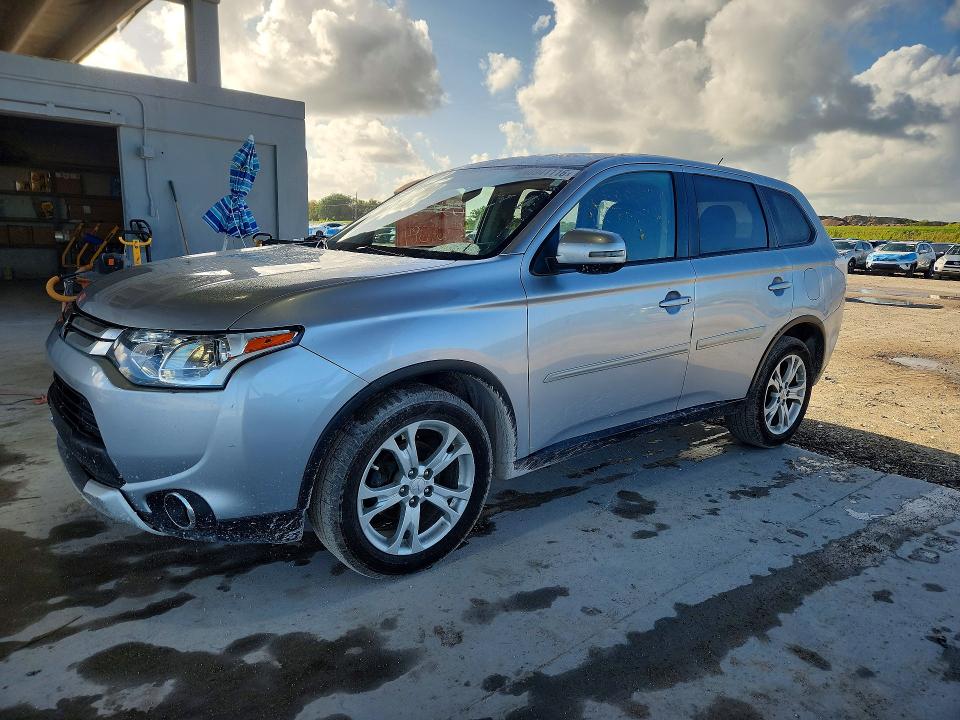 Продаж на аукціоні авто 2015 Mitsubishi Outlander, vin: JA4AZ3A32FZ010726, номер лоту: 48941116
