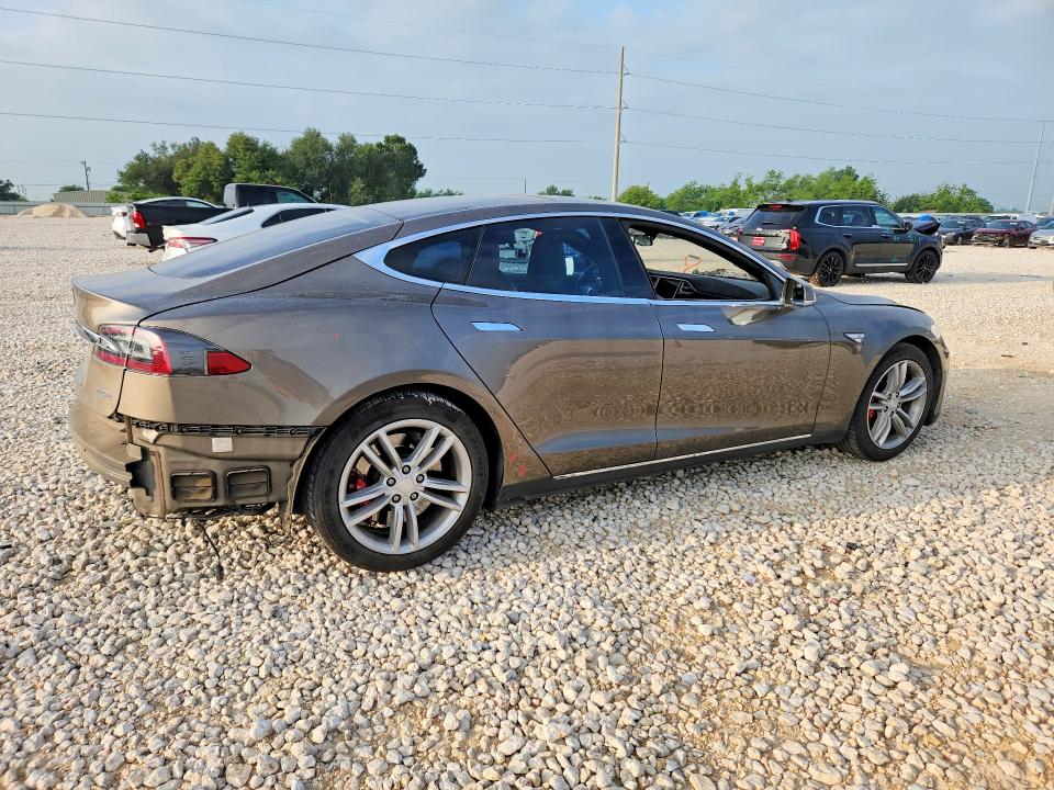 51354026 :رقم المزاد ، 5YJSA1E42FF115359 vin ، 2015 Tesla Mod مزاد بيع