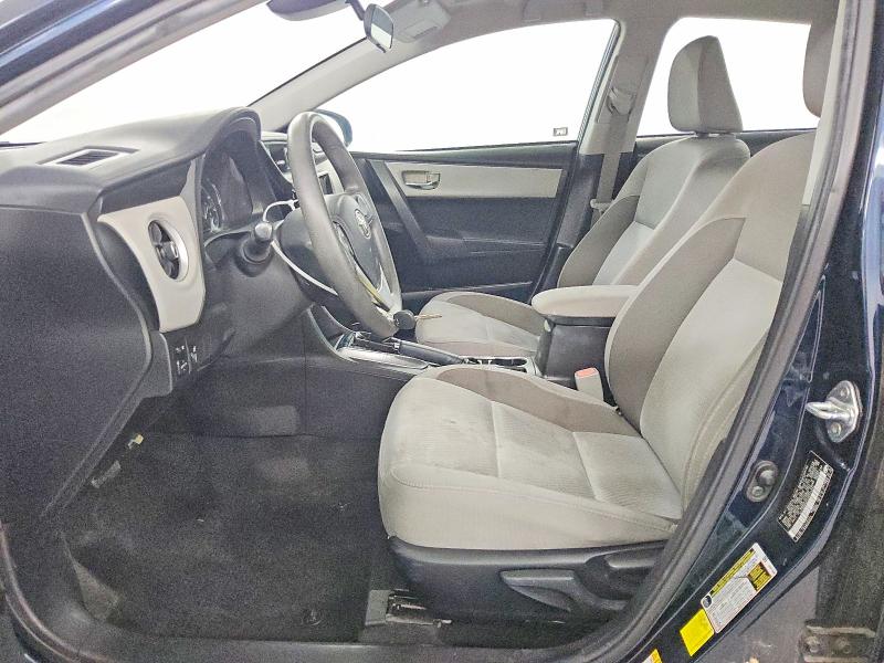 47703836 :رقم المزاد ، 5YFBURHE2JP775554 vin ، 2018 Toyota Corolla مزاد بيع