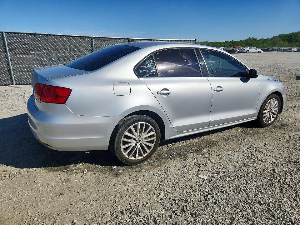 50084356 :رقم المزاد ، 3VWLX7AJ6BM353543 vin ، 2011 Volkswagen Jetta مزاد بيع