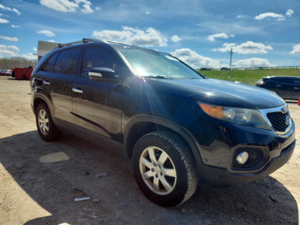2011 Kia Sorento მანქანა იყიდება აუქციონზე, vin: 5XYKT4A1XBG174637, აუქციონის ნომერი: 50573396