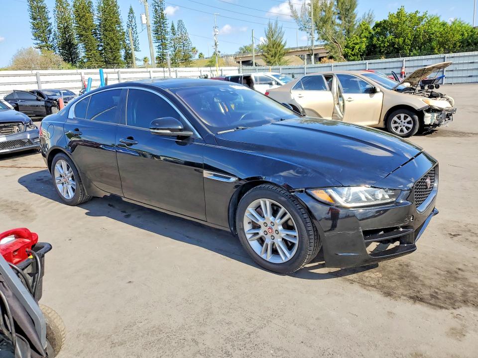 Продаж на аукціоні авто 2017 Jaguar Xe, vin: SAJAD4BG8HA969112, номер лоту: 51778656