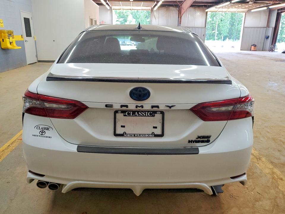 48504276 :رقم المزاد ، 4T1K31AK0NU033257 vin ، 2022 Toyota Camry Hybrid مزاد بيع