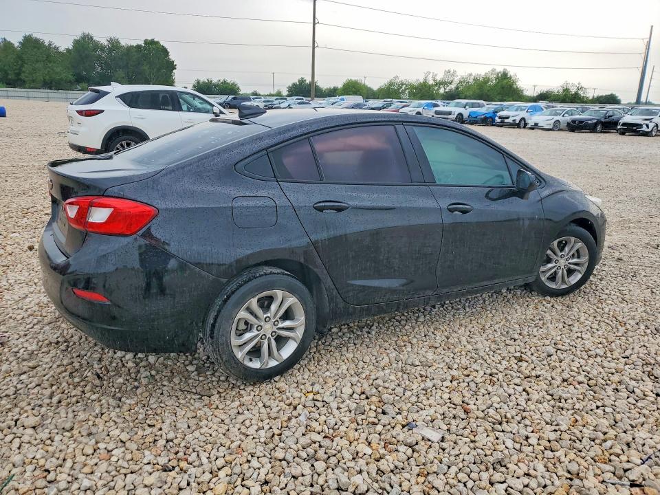 50675006 :رقم المزاد ، 1G1BC5SMXK7102907 vin ، 2019 Chevrolet Cruze مزاد بيع