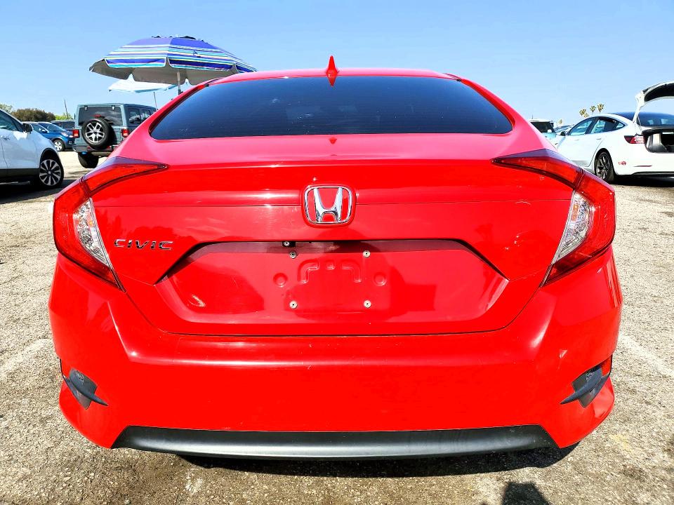 Продажа на аукционе авто 2018 Honda Civic, vin: 2HGFC2F72JH568668, номер лота: 50348986