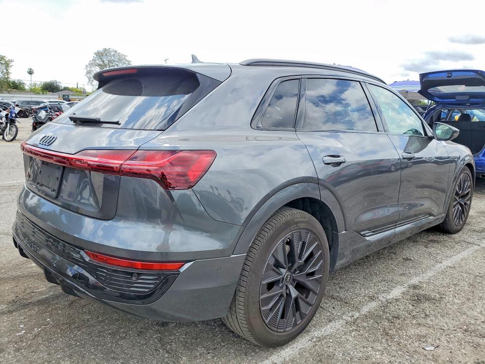 Продаж на аукціоні авто 2024 Audi Q8 E-tron, vin: WA16AAGE5RB024093, номер лоту: 48784256