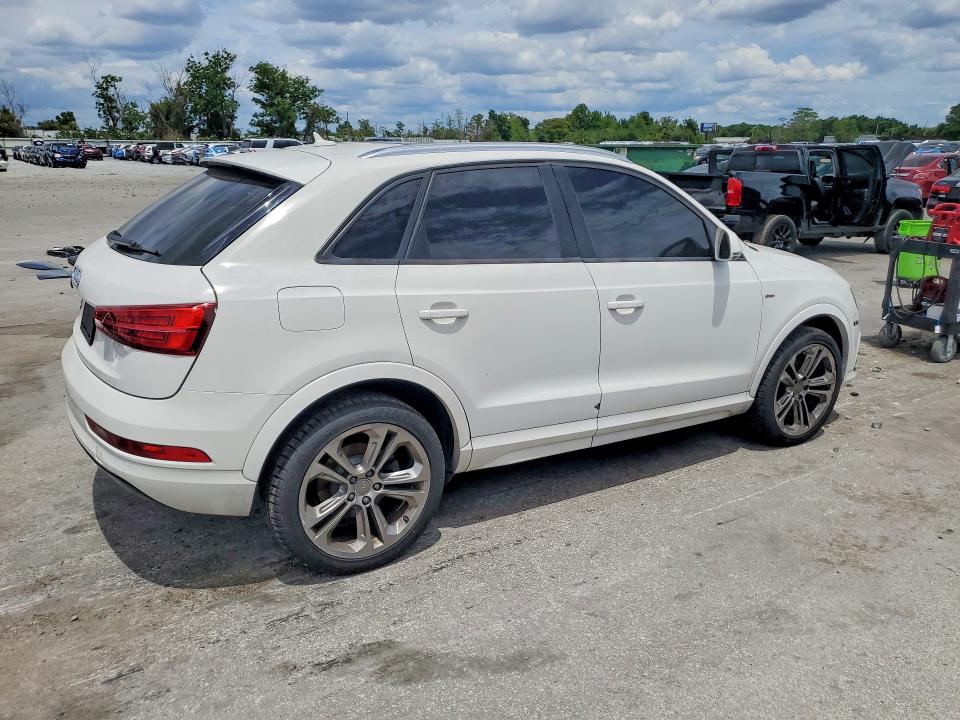 50855786 :رقم المزاد ، WA1BCCFS1JR000526 vin ، 2018 Audi Q3 مزاد بيع