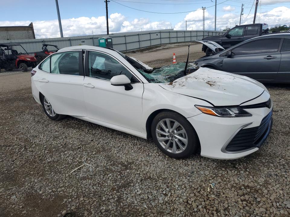 51828766 :رقم المزاد ، 4T1C11BKXPU092618 vin ، 2023 Toyota Camry مزاد بيع