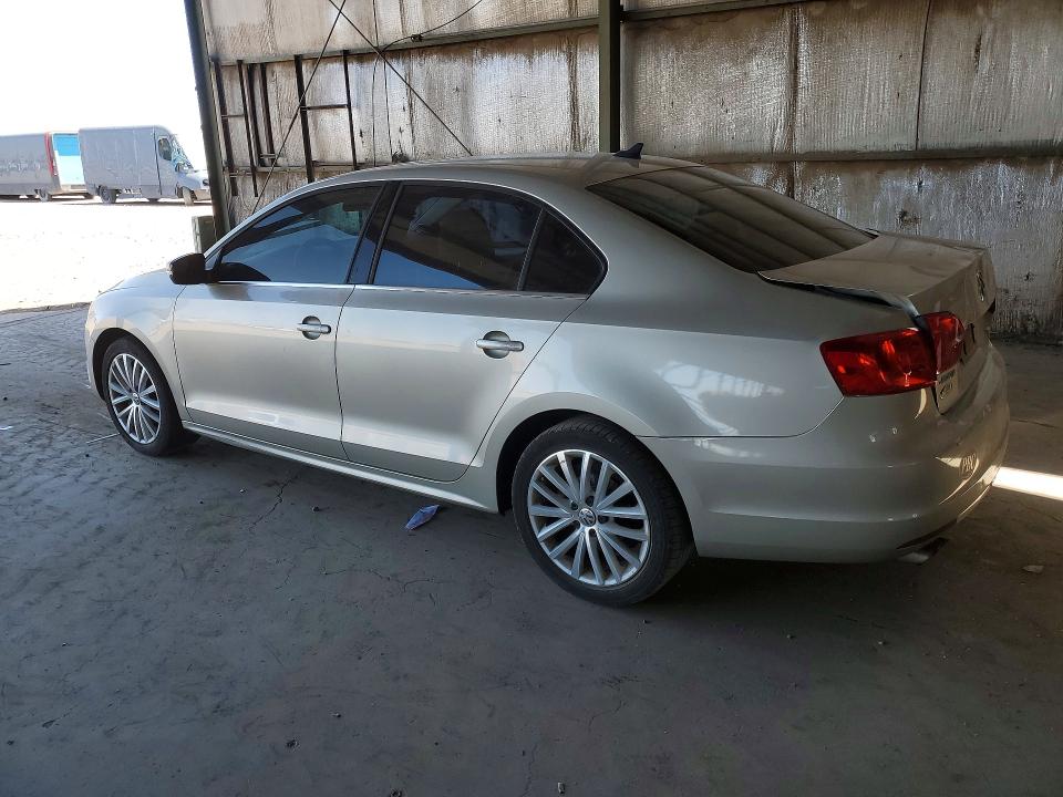 51553386 :رقم المزاد ، 3VWL17AJ3EM241904 vin ، 2014 Volkswagen Jetta مزاد بيع