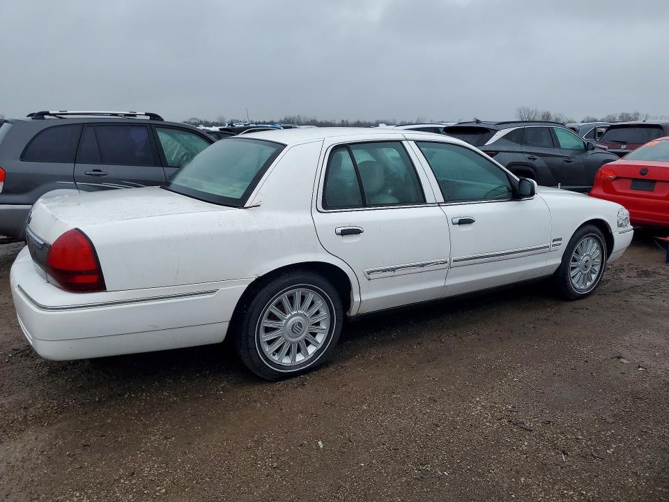 49162696 :رقم المزاد ، 2MEBM7FV6AX630115 vin ، 2010 Mercury Grand Marquis مزاد بيع