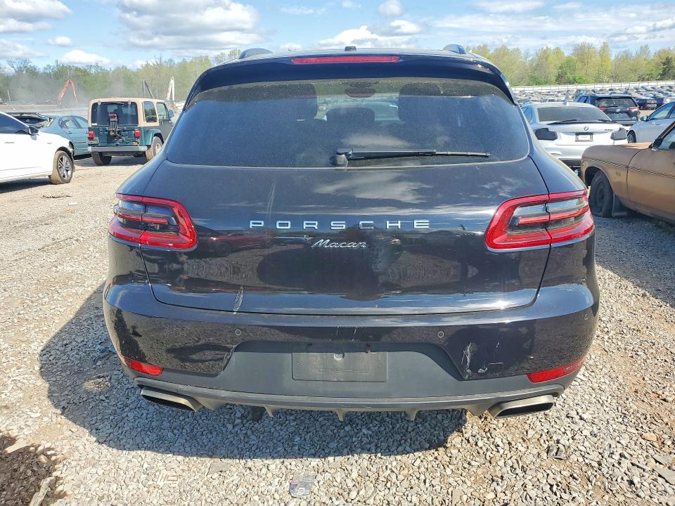 49491046 :رقم المزاد ، WP1AA2A5XJLB07031 vin ، 2018 Porsche Macan مزاد بيع