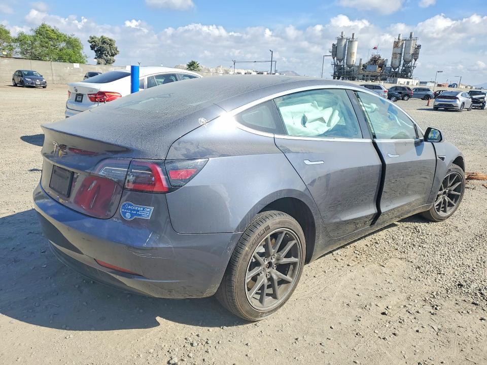2020 Tesla Model 3 მანქანა იყიდება აუქციონზე, vin: 5YJ3E1EA1LF704915, აუქციონის ნომერი: 48343026