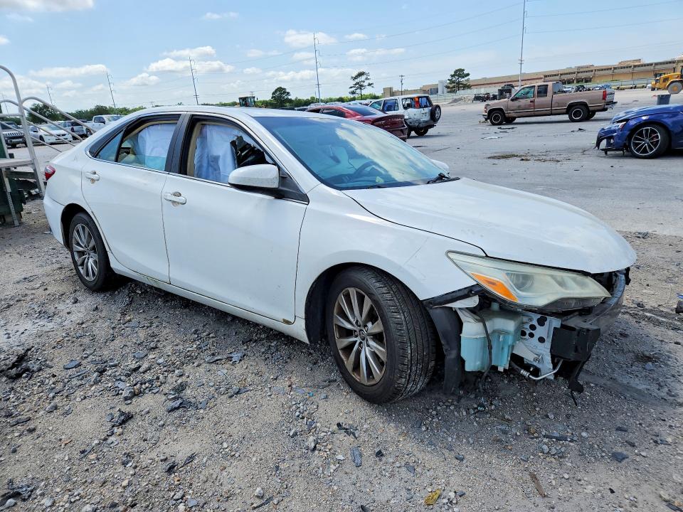 2015 Toyota Camry მანქანა იყიდება აუქციონზე, vin: 4T1BK1FK2FU561363, აუქციონის ნომერი: 50852246