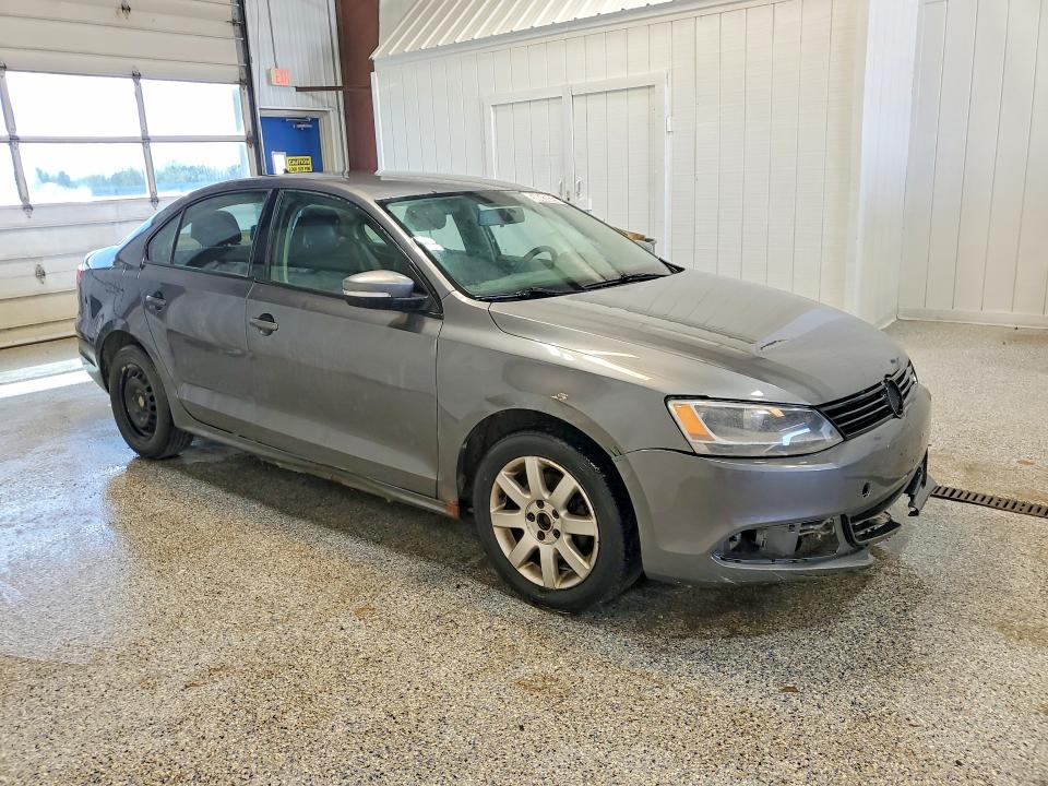 50683026 :رقم المزاد ، 3VWD17AJXEM403564 vin ، 2014 Volkswagen Jetta مزاد بيع