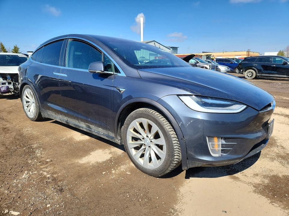 48859636 :رقم المزاد ، 5YJXCDE29HF045698 vin ، 2017 Tesla Model X مزاد بيع