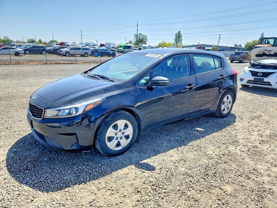 2017 Kia Forte მანქანა იყიდება აუქციონზე, vin: KNAFK5A87H5694915, აუქციონის ნომერი: 50806906