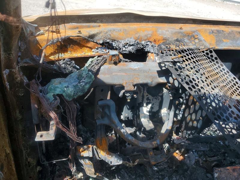 49228006 :رقم المزاد ، 1GTHK29K58E105323 vin ، 2008 Gmc Sierra مزاد بيع