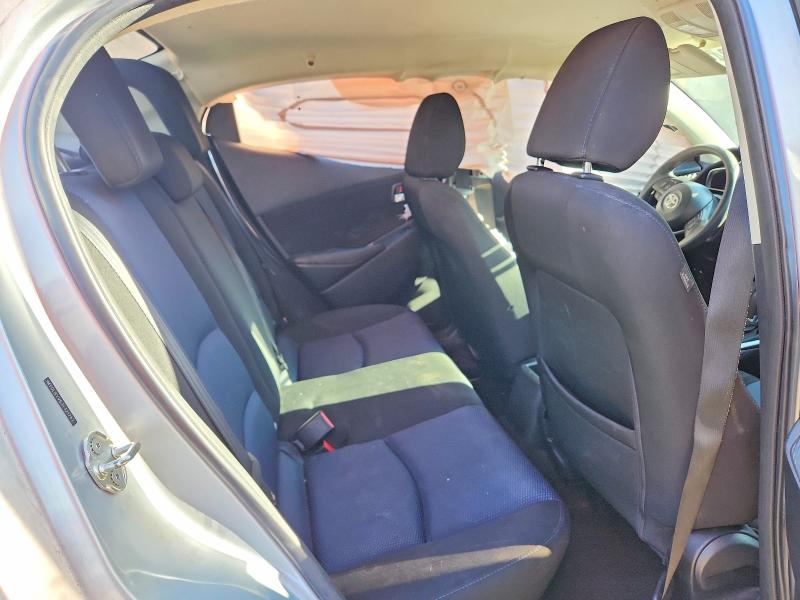 48504826 :رقم المزاد ، 3MYDLBYV6JY321747 vin ، 2018 Toyota Yaris Ia مزاد بيع