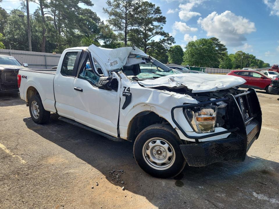 48115756 :رقم المزاد ، 1FTEX1EB1NFB62614 vin ، 2022 Ford F150 مزاد بيع