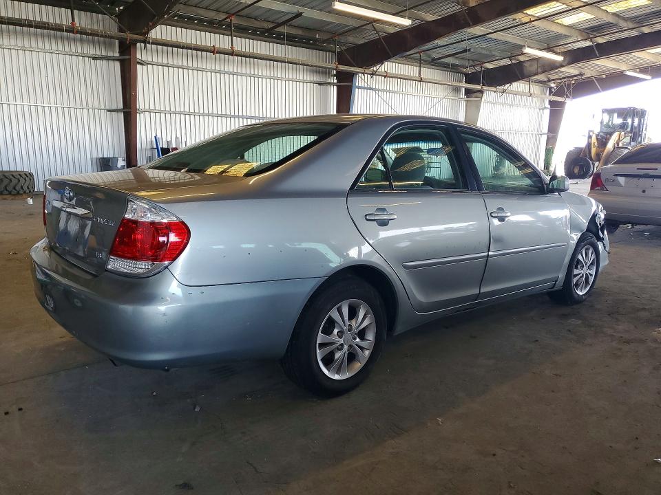 2005 Toyota Camry მანქანა იყიდება აუქციონზე, vin: 4T1BF30K75U599758, აუქციონის ნომერი: 51280756