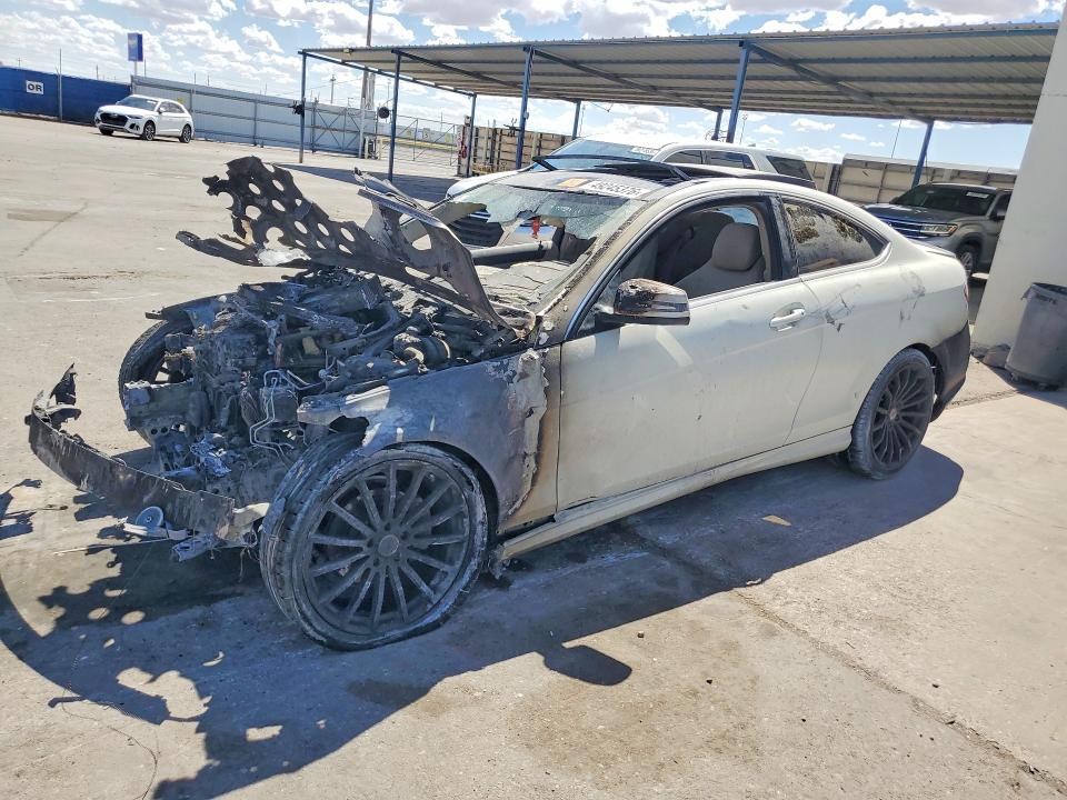2012 Mercedes-benz C მანქანა იყიდება აუქციონზე, vin: WDDGJ4HBXCF788687, აუქციონის ნომერი: 49245376