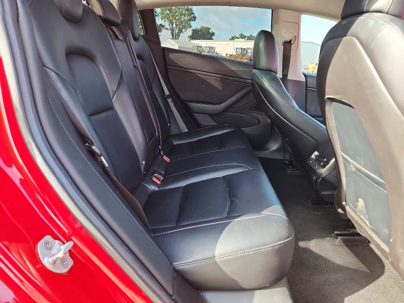 49672946 :رقم المزاد ، 5YJ3E1EA8JF049021 vin ، 2018 Tesla Model 3 مزاد بيع