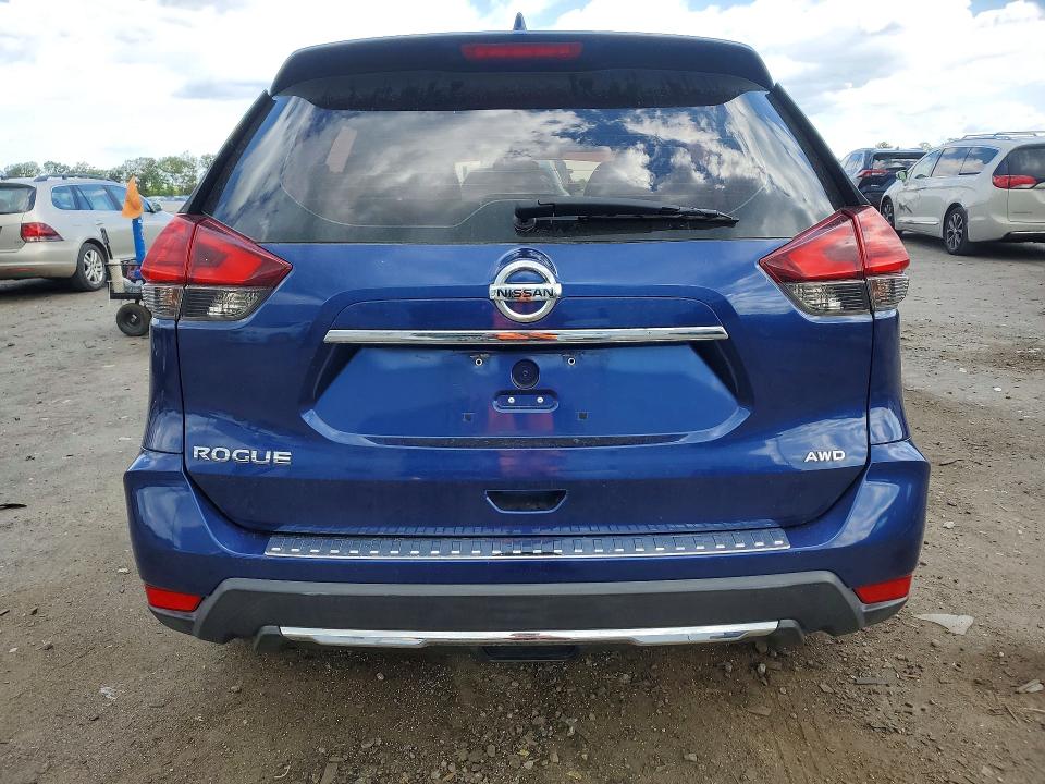 2017 Nissan Rogue მანქანა იყიდება აუქციონზე, vin: 5N1AT2MV4HC732635, აუქციონის ნომერი: 50507486
