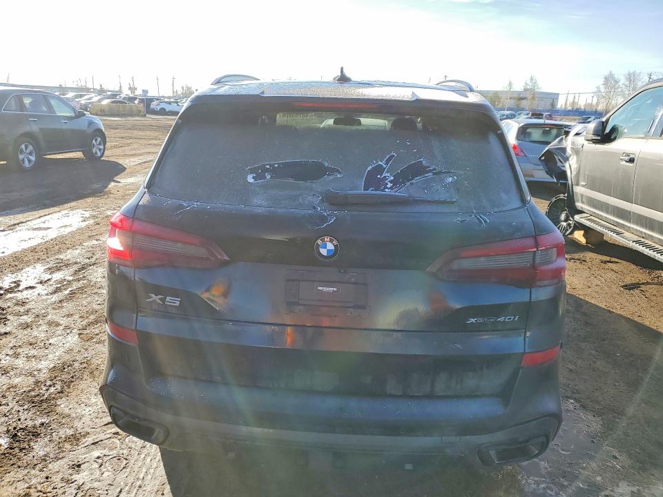 48783806 :رقم المزاد ، 5UXCR6C06N9L04081 vin ، 2022 Bmw Truck/van X5 40i 4dr Awd مزاد بيع