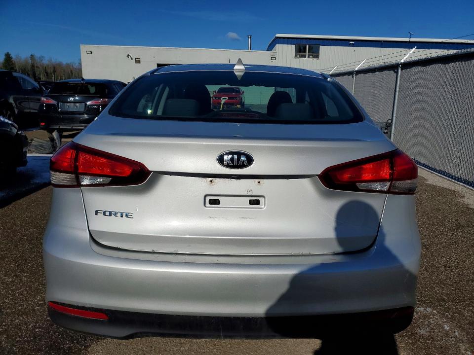2018 Kia Forte მანქანა იყიდება აუქციონზე, vin: 3KPFL4A79JE283706, აუქციონის ნომერი: 50409396