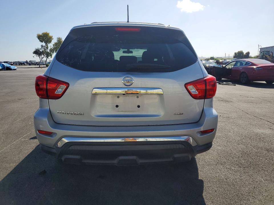 51532766 :رقم المزاد ، 5N1DR2MM1HC900444 vin ، 2017 Nissan Pathfinder مزاد بيع