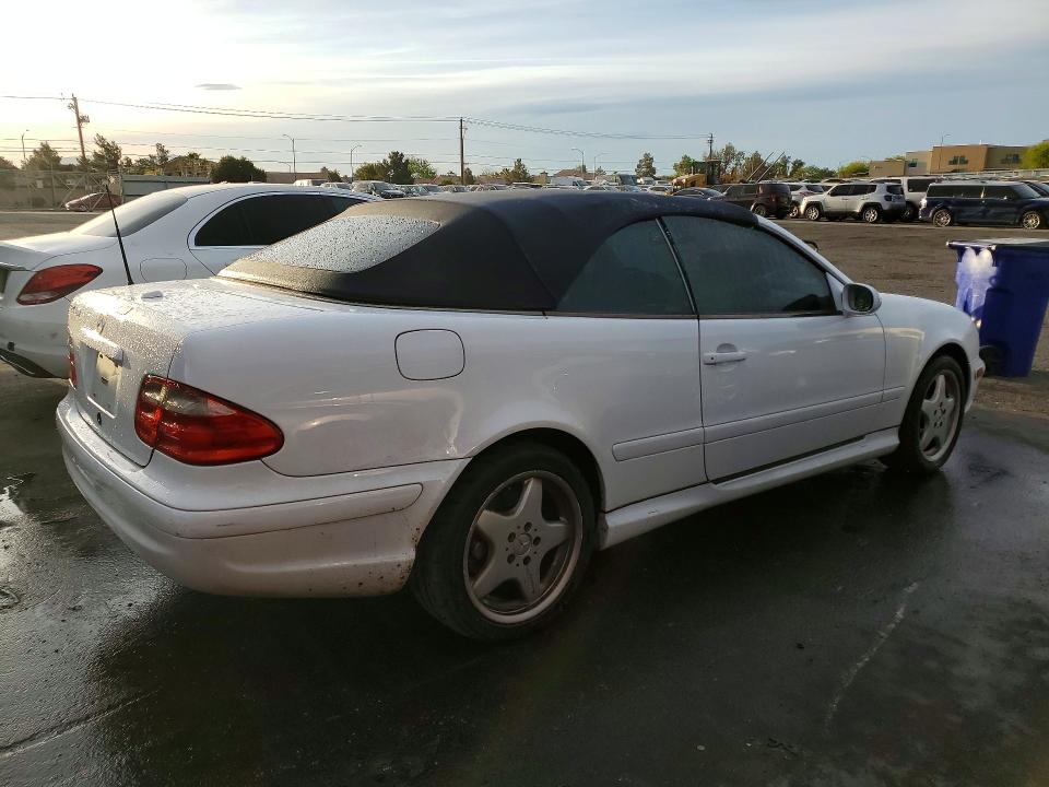 50273436 :رقم المزاد ، WDBLK70G31T080020 vin ، 2001 Mercedes-benz Clk مزاد بيع