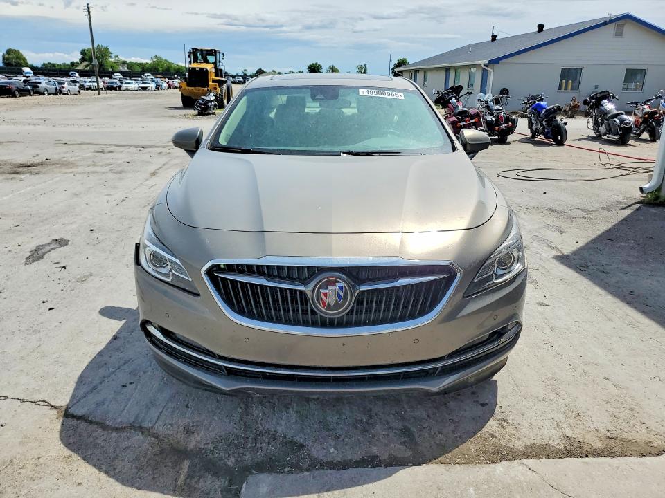 49900966 :رقم المزاد ، 1G4ZR5SS3JU118042 vin ، 2018 Buick Lacrosse مزاد بيع