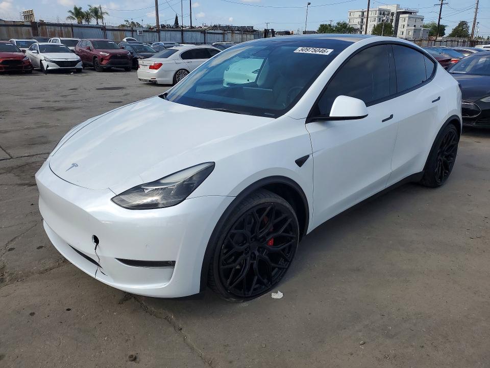 50975046 :رقم المزاد ، 7SAYGDEF5NF538191 vin ، 2022 Tesla Model Y مزاد بيع