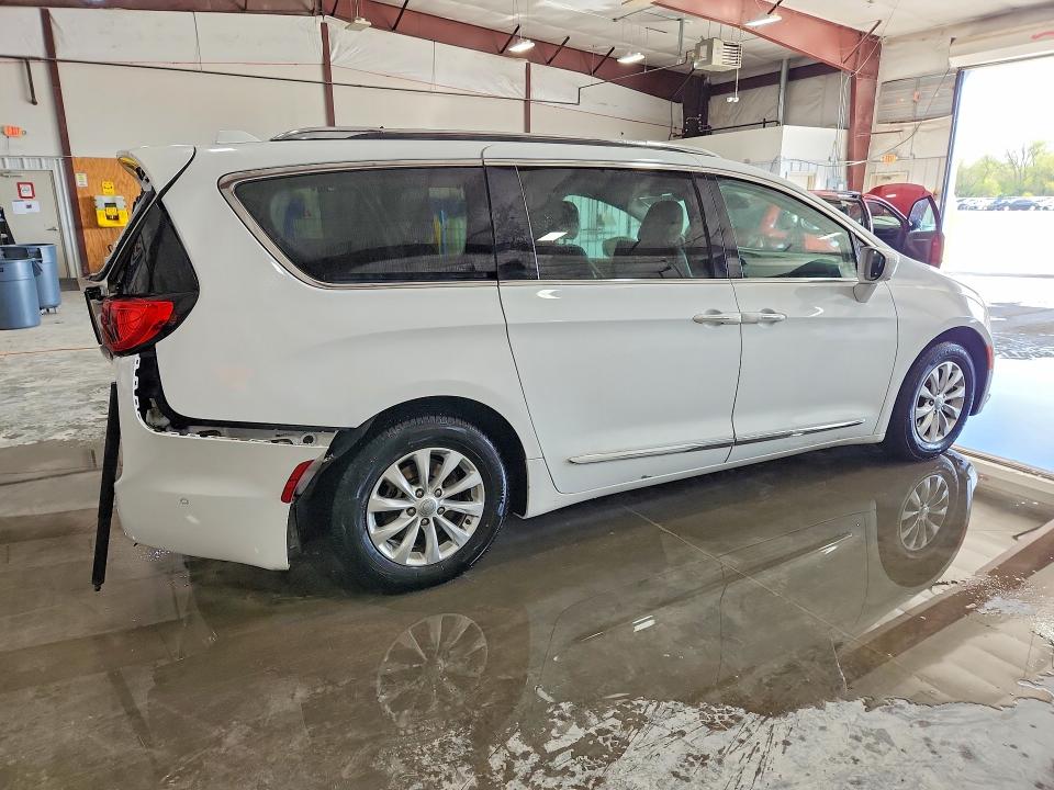 Продаж на аукціоні авто 2018 Chrysler Pacifica, vin: 2C4RC1BG1JR269789, номер лоту: 49230076