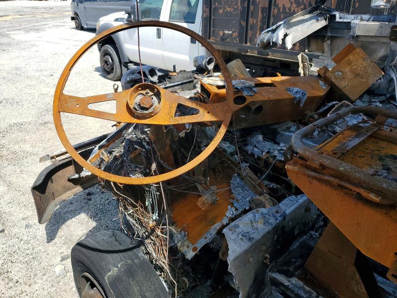Aukcja sprzedaży 2000 Freigliner Chassis, vin: 4UZA5FAC2YCG64049, numer aukcji: 48963576
